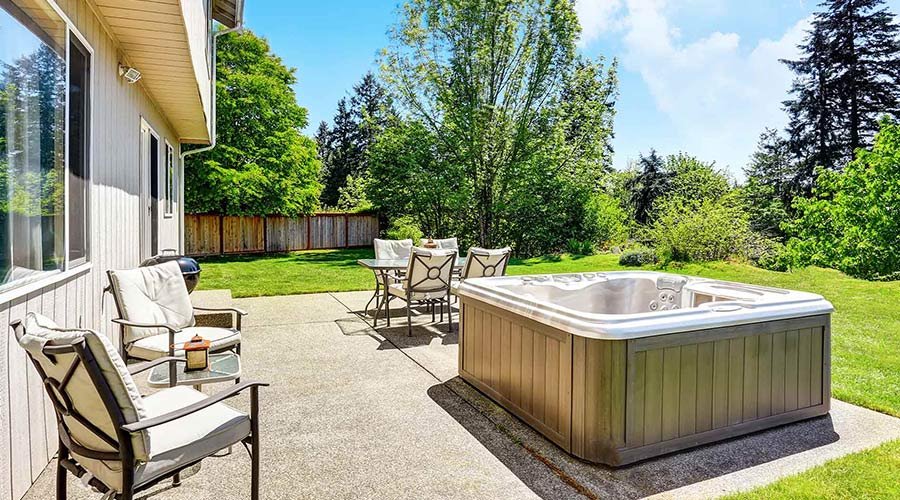 patio-with-hot-tub